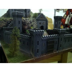 Table jeu /diorama château médiéval ( warhammer 28mm)