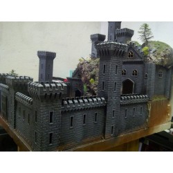 Table jeu /diorama château médiéval ( warhammer 28mm)